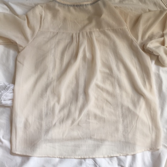 Two blouses - Picture 6 of 7